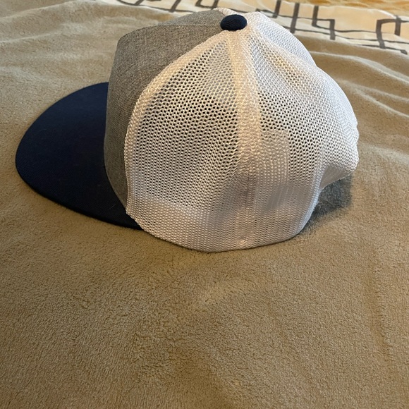 Snap back RVCA hat - Picture 2 of 2